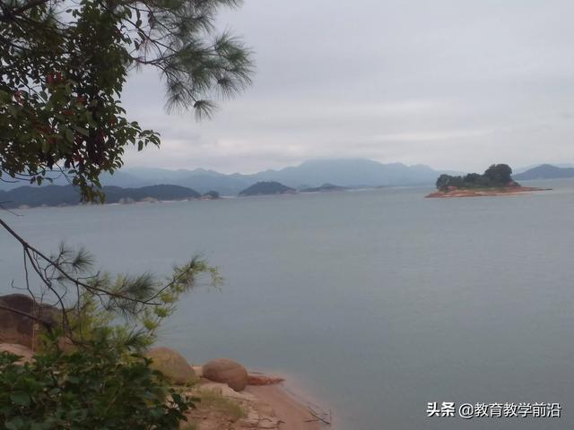 雨后小故事gif动态图（下雨天的故事图片动漫完整版）